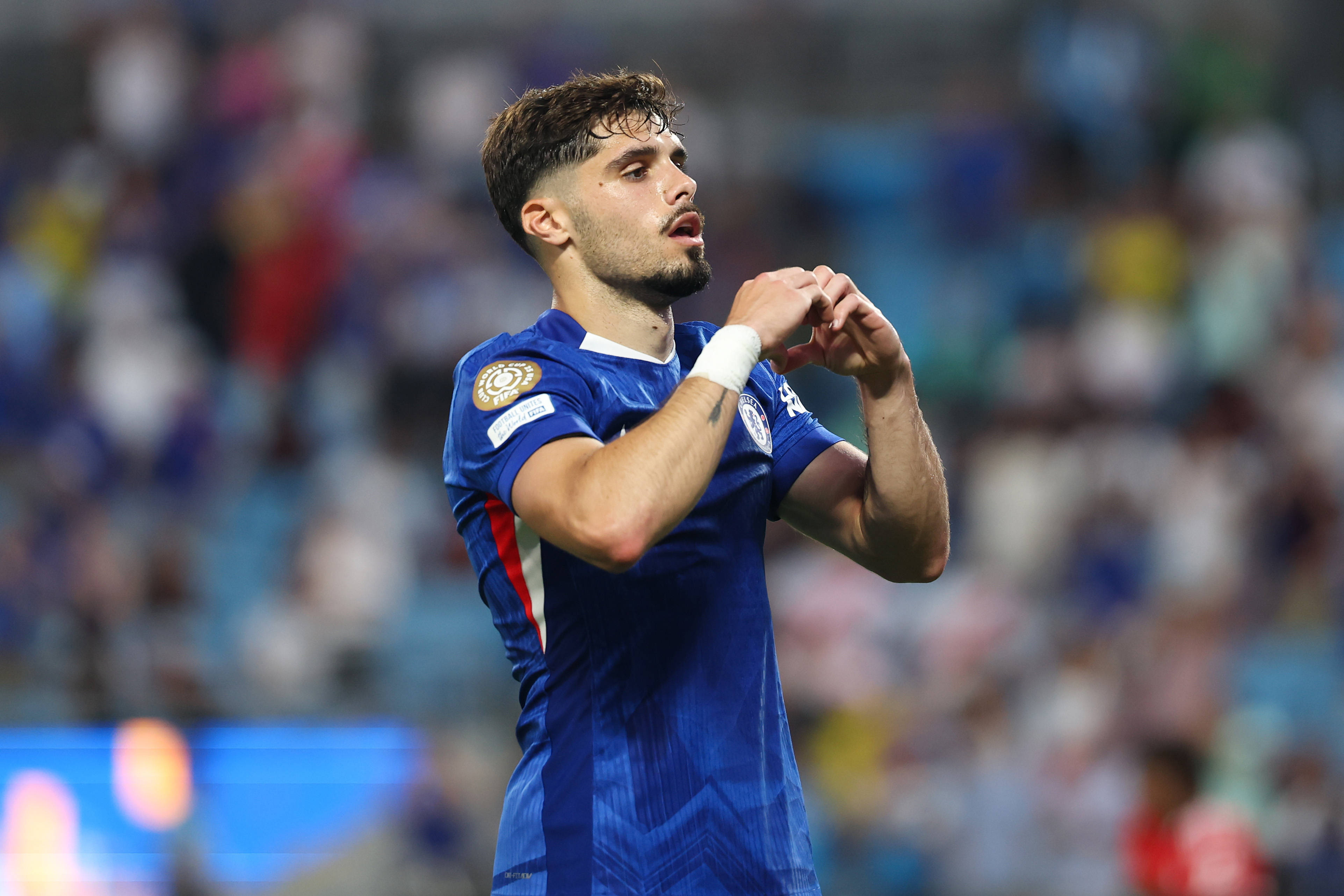 转折点法兰克福绝杀压哨，世俱杯今晚攻防权衡，球迷炸锅，团队化学反应显著(法兰克机床对刀步骤)