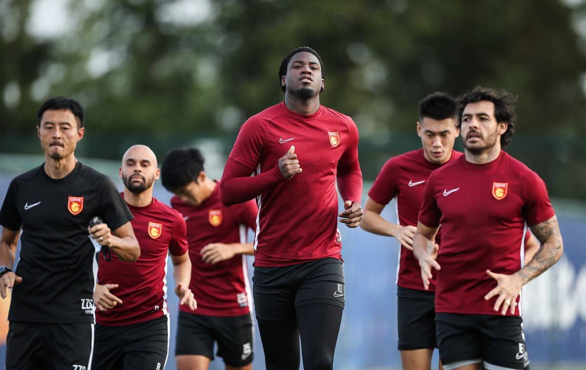 开云体育-出色发挥引发热议!,Karsa在篮网比赛中出色防守引发球迷热议的简单介绍