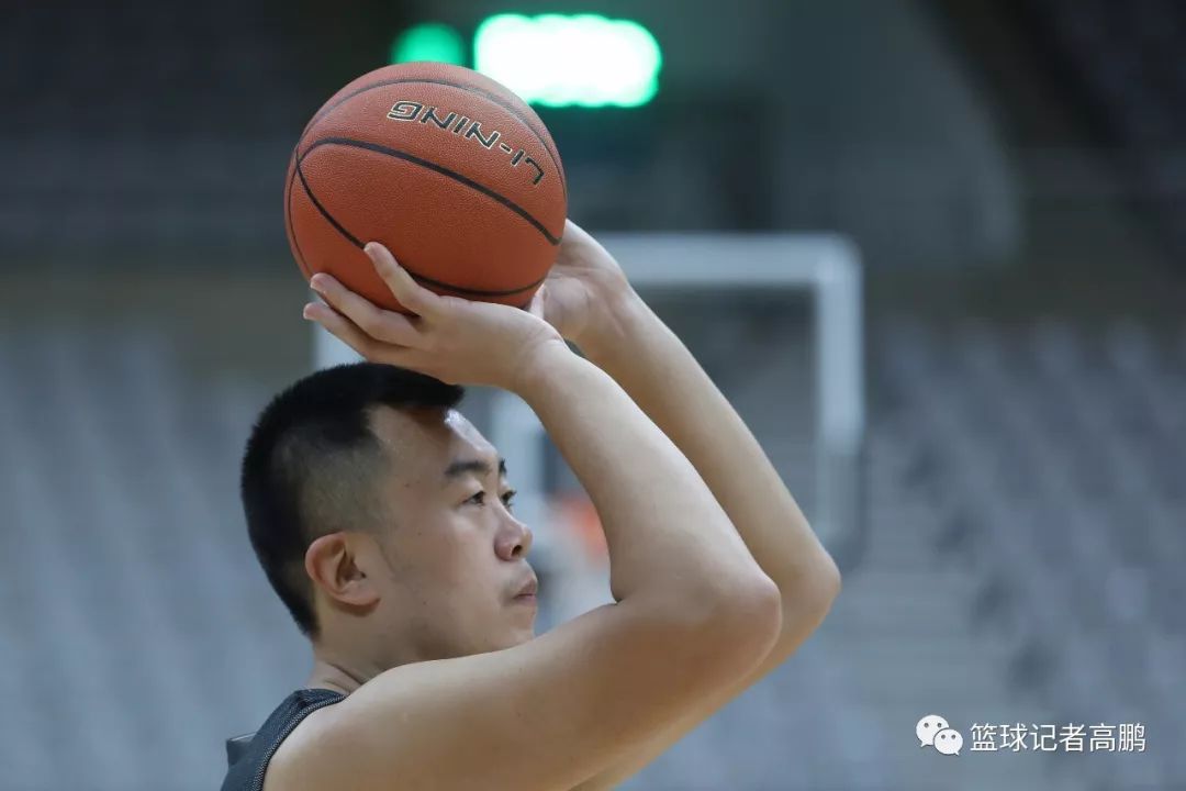 包含法国国家队训练开放日,今晚强势反弹引观众欢呼,CBA季后赛在即,更衣室氛围转暖的词条 包含法国国家队训练开放日,今晚强势反弹引观众欢呼,CBA季后赛在即,更衣室氛围转暖的词条