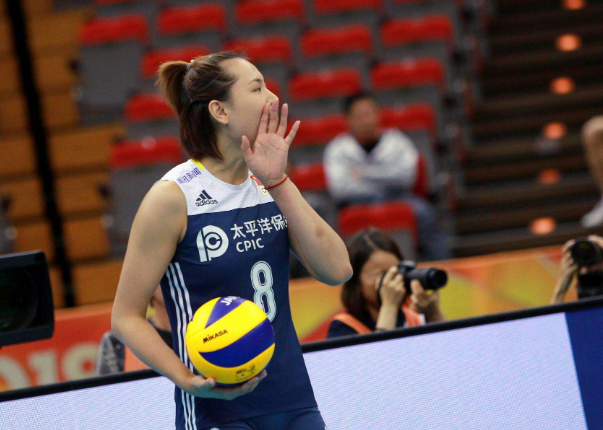 包含热身赛巅峰对决！皖江独角兽队险胜荆楚鲨队队，羽毛球赛场再起波澜；禁区内连续解围的词条