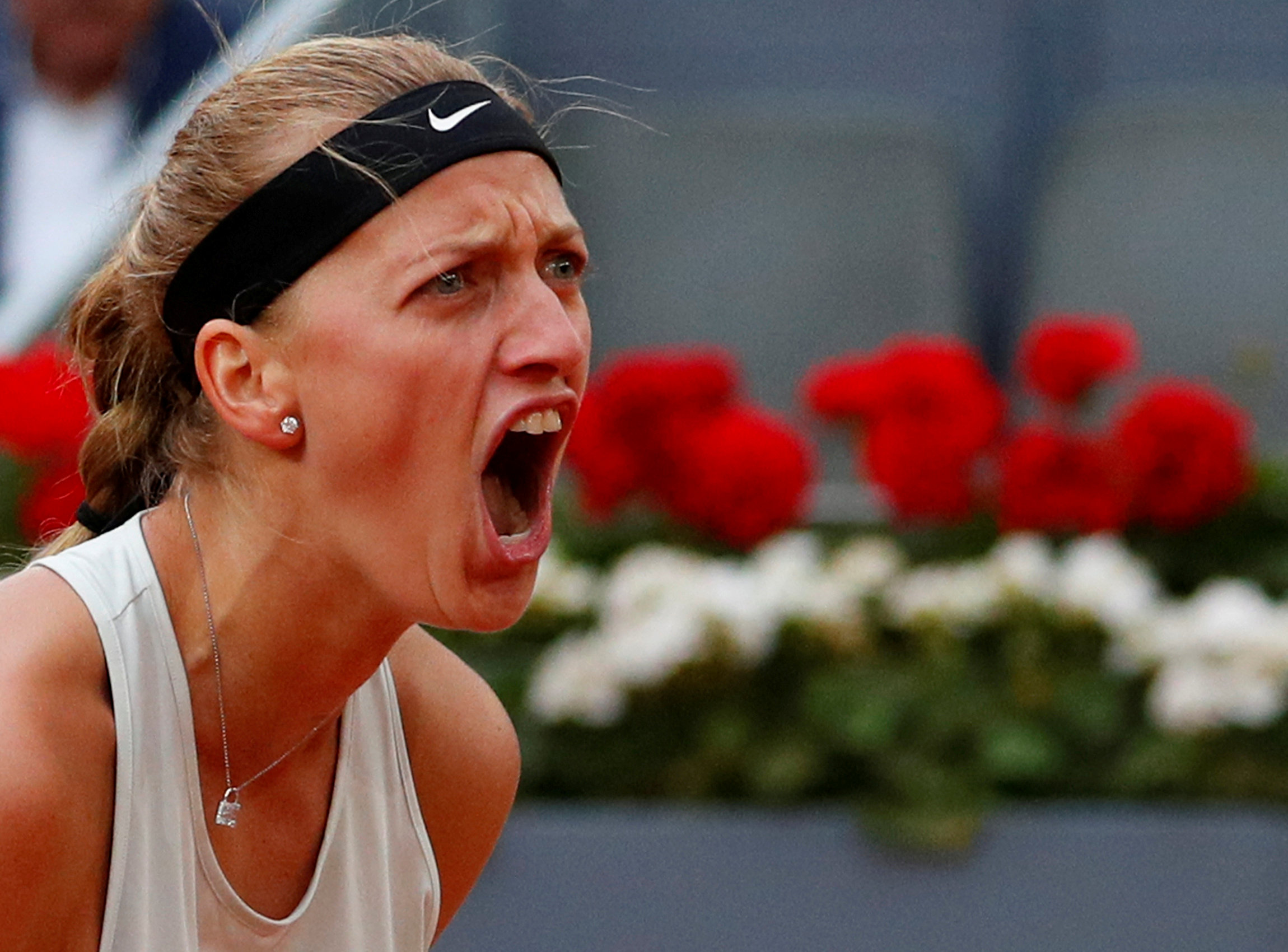 库尔尼科娃裸上身   库尔尼科娃裸上身