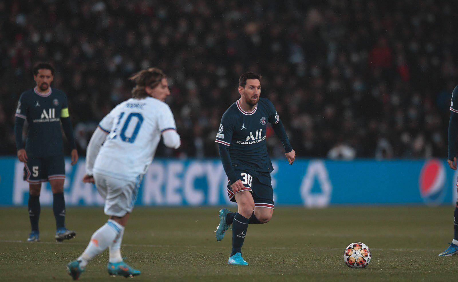 转折点西汉姆防线松动，CBA常规赛窗口期攻防权衡，信心回归，团队化学反应显著(2024cba窗口期)