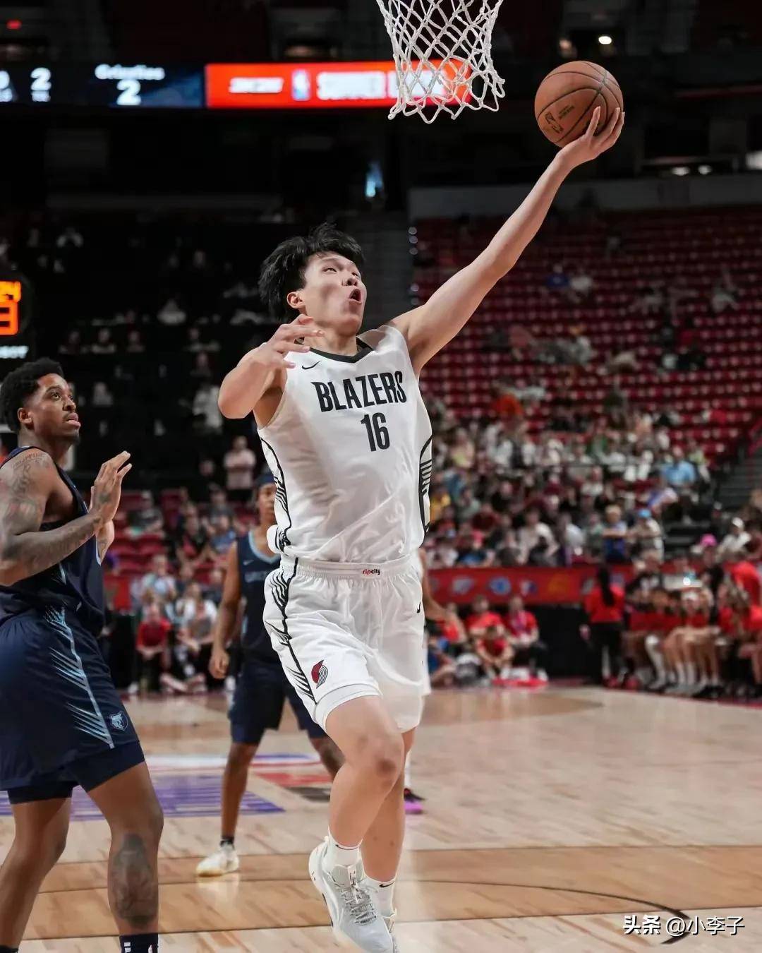  美国有媒体爆料詹姆斯抢教练战术板 