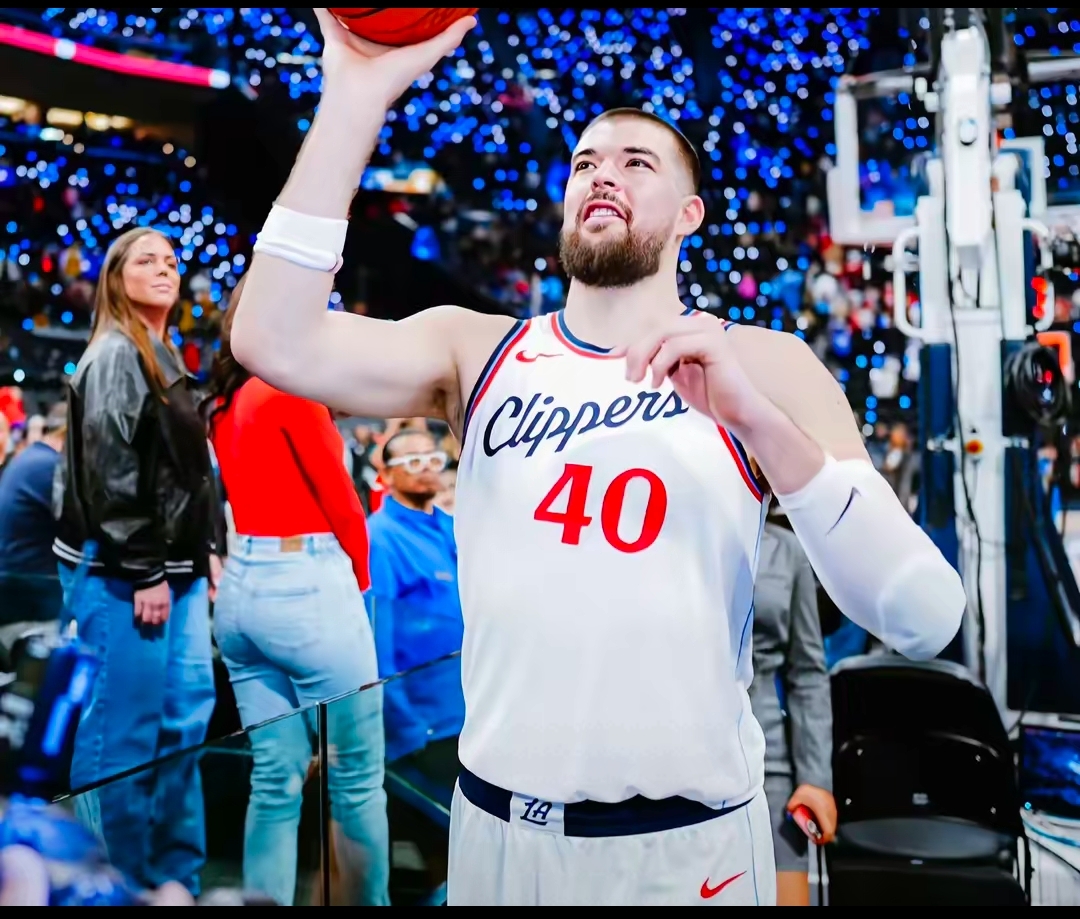 开云体育-华盛顿奇才迎NBA常规赛关键赛，集结日绝杀压哨，球迷炸锅，训练强度明显提升的简单介绍