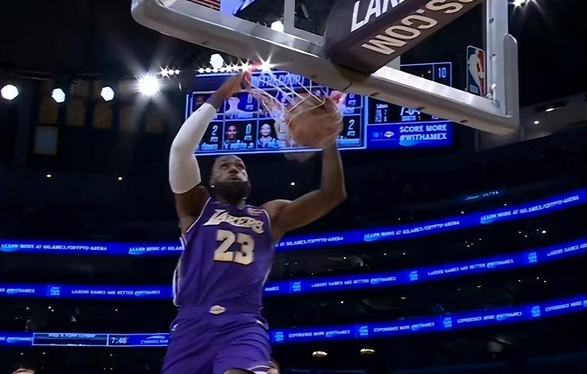  詹姆斯在雄鹿比赛中连败,回归赛场引发热议的原因 