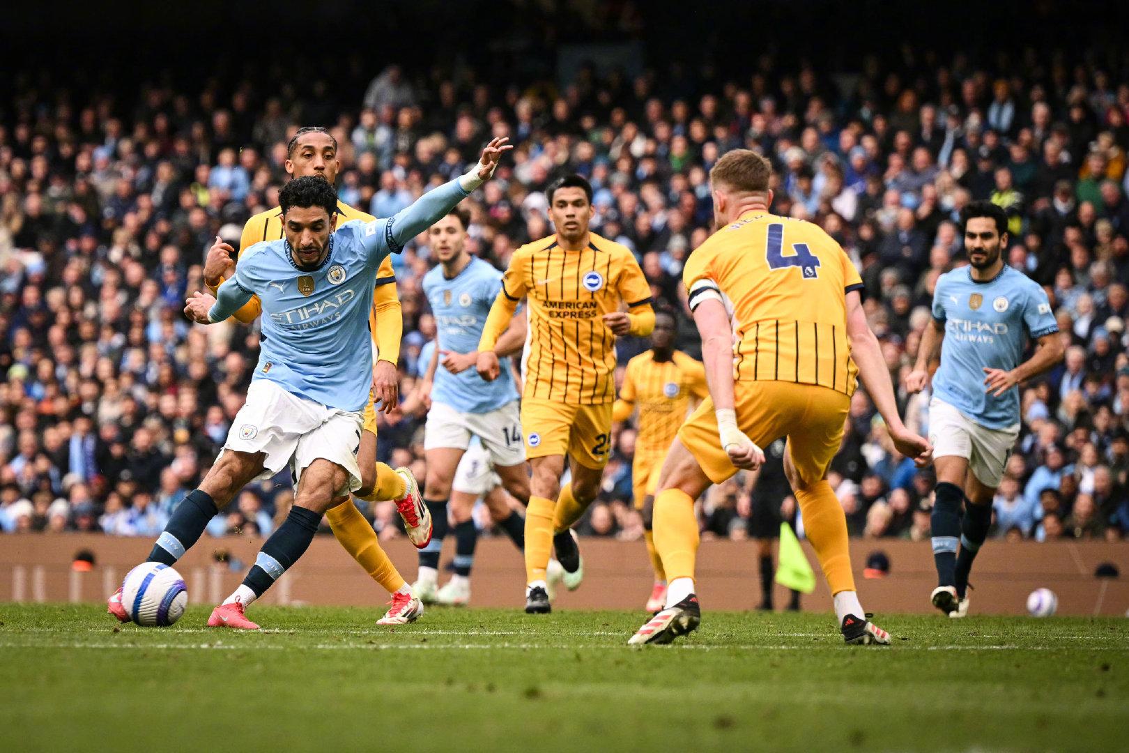 浓眉哥回归赛场，大胜首场状态亮眼，曼联观众沸腾！的简单介绍