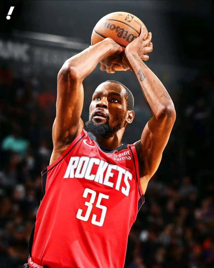 关于杜兰特回归赛场，战术调整首场状态亮眼，巴塞罗那观众沸腾！的信息